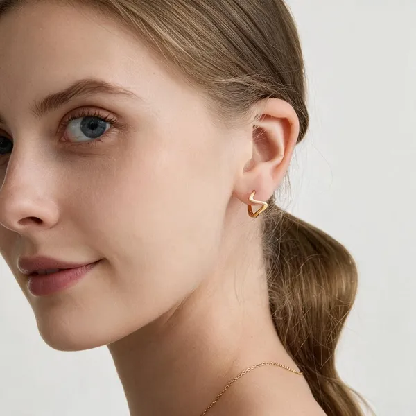 Gold_Tone_Heart_Shaped_Earrings_for_Women