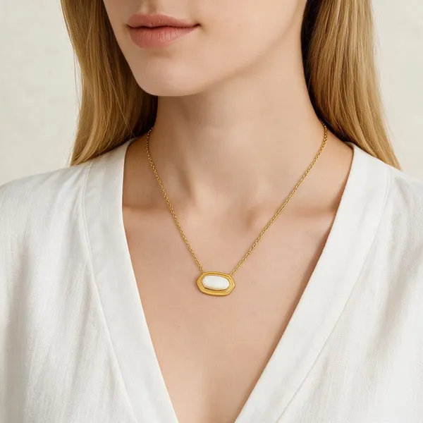 Gold_Tone_Oval_Pendant_Necklace_for_Women