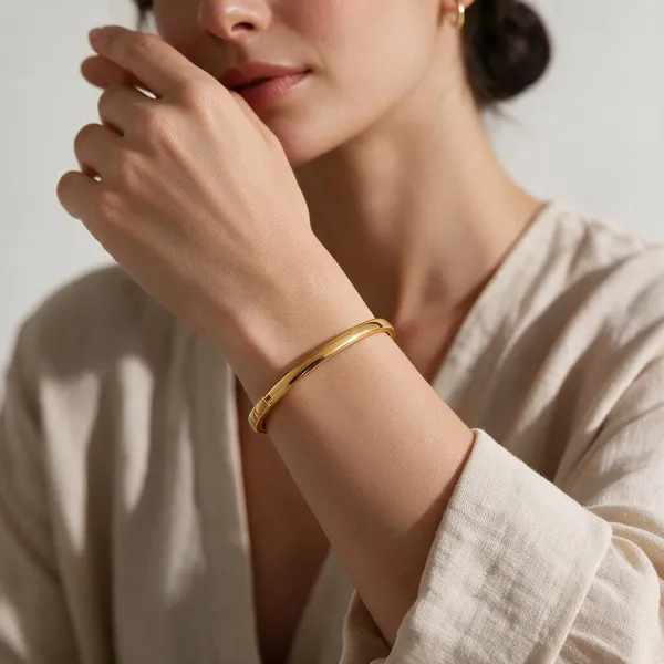 Gold_Tone_Minimal_Cuff_Bracelet_for_Women