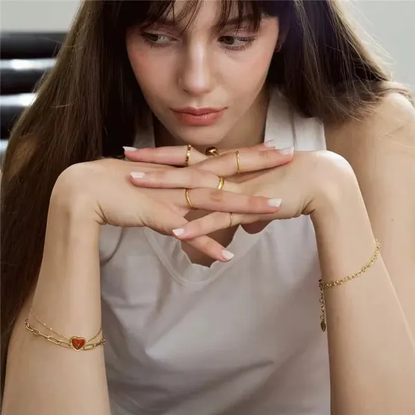 Gold_Tone_Heart_Charm_Bracelet_for_Women