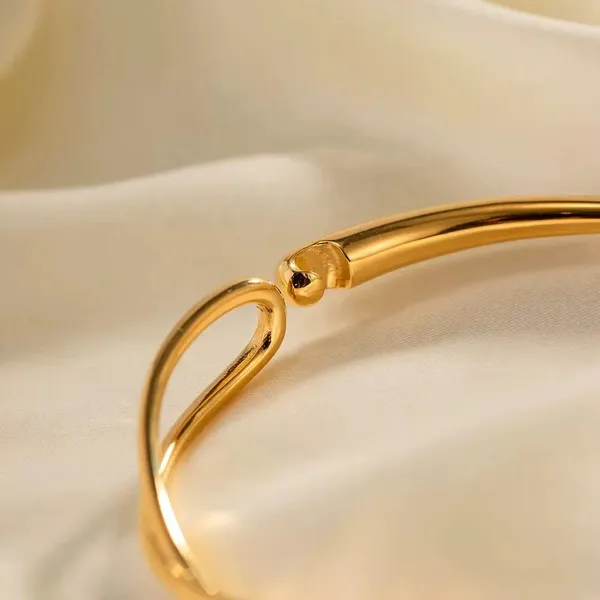 Gold_Tone_Minimalist_Open_Cuff_Bracelet_for_Women