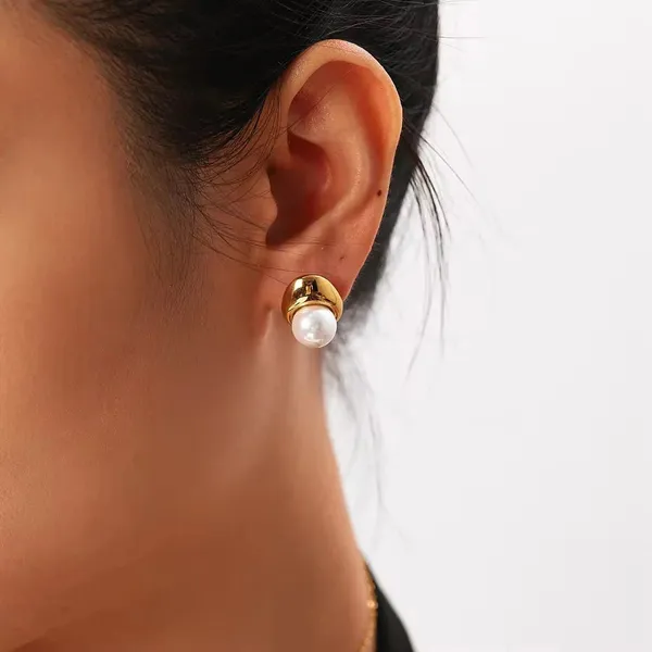 Gold_Pearl_Stud_Earrings_for_Women