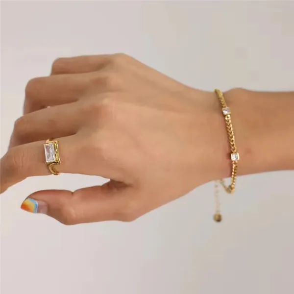 Gold_Tone_Chain_Link_Bracelet_for_Women