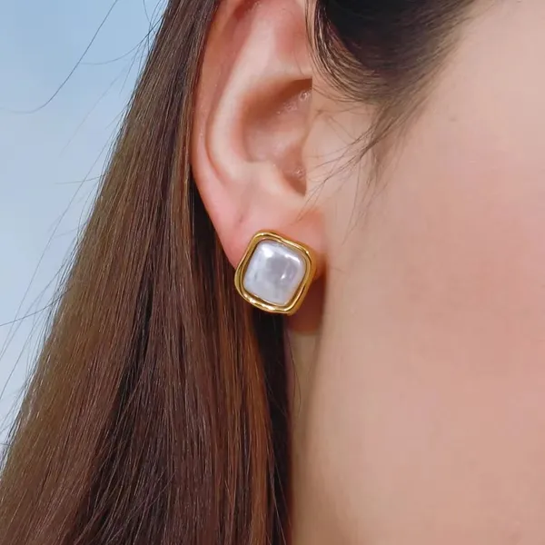 Gold_Tone_Pearl_Square_Stud_Earrings_for_Women