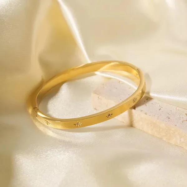 Gold_Tone_Floral_Design_Bangle_for_Women