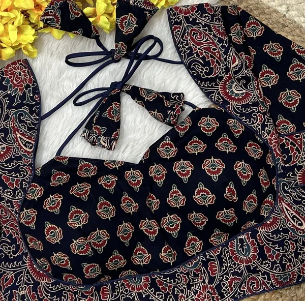Kalapati_Halter_Neck_Women_Blouse_()