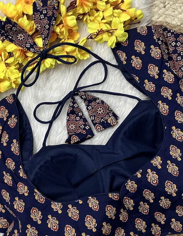 Kalapati_Sweetheart_Neck_Women_Blouse_()
