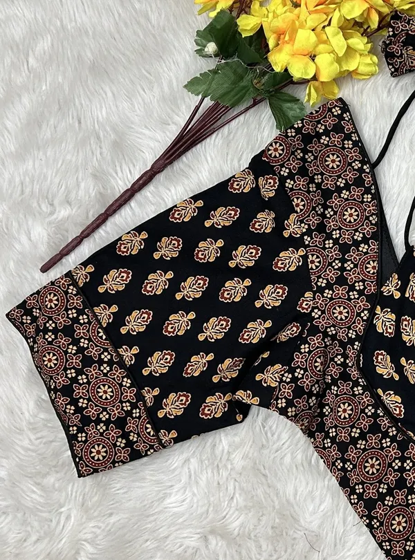 Kalapati_Sweetheart_Neck_Women_Blouse_()