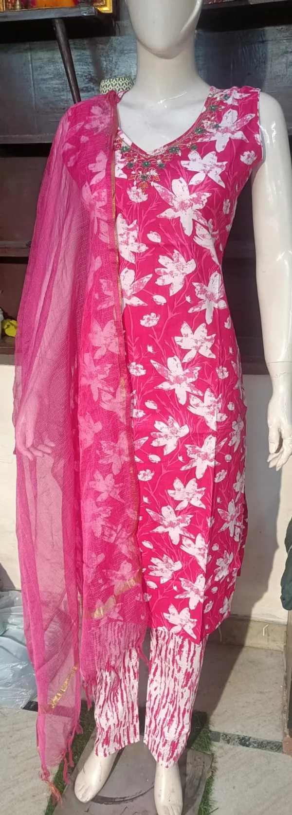 Pink_Floral_Print_Kurta_Set_For_Women