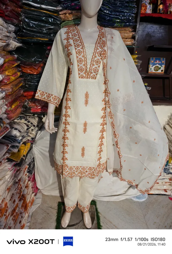 Off_White_Embroidered_Straight_Kurta_Set_For_Women