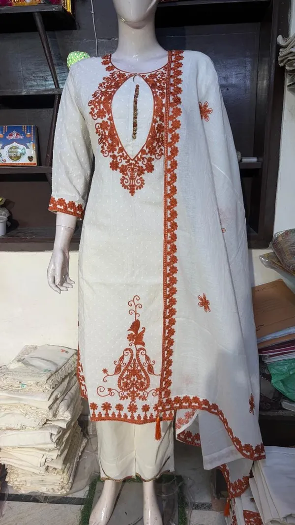 Off_White_Embroidered_Straight_Kurta_Set_for_Women