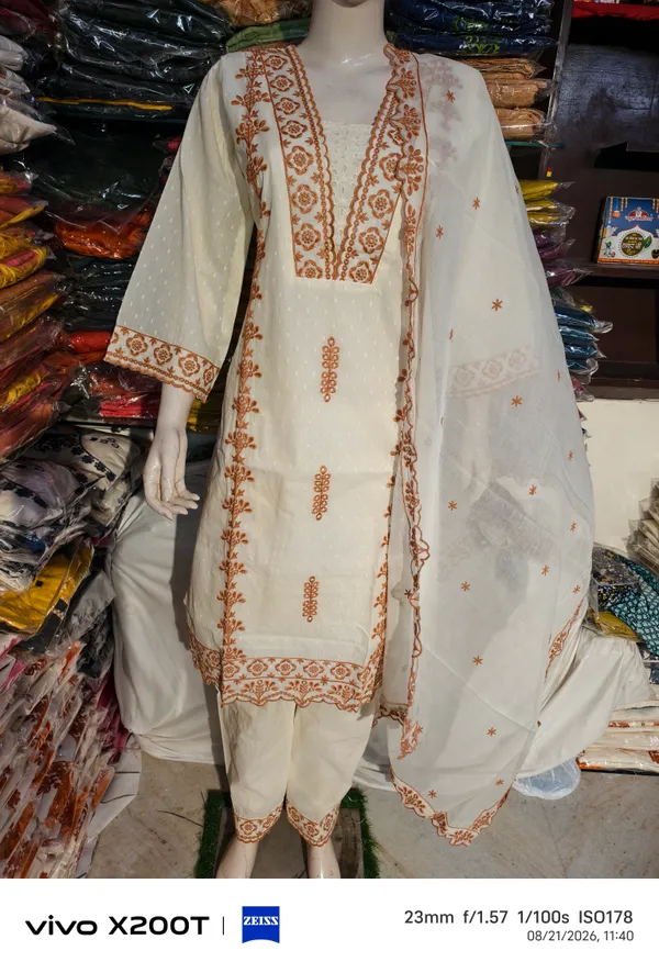 Off_White_Embroidered_Straight_Kurta_Set_For_Women