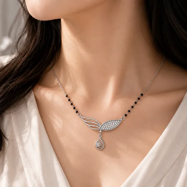 Silver_Tone_Leaf_Crystal_Pendant_Necklace_For_Women