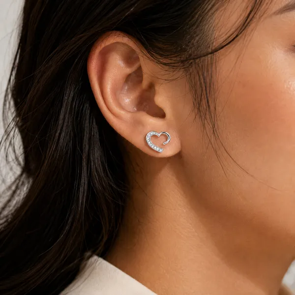 Silver_Heart_Stud_Earrings_For_Women