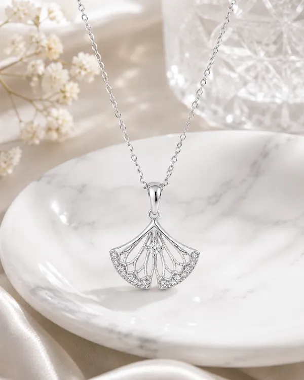 Silver_Tone_Fan_Pendant_Necklace_For_Women