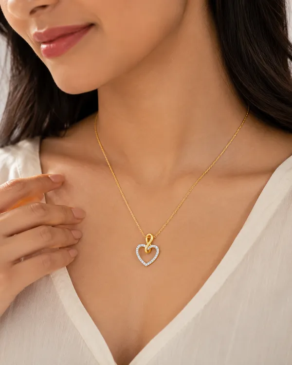 Gold_Tone_Heart_Pendant_Necklace_For_Women