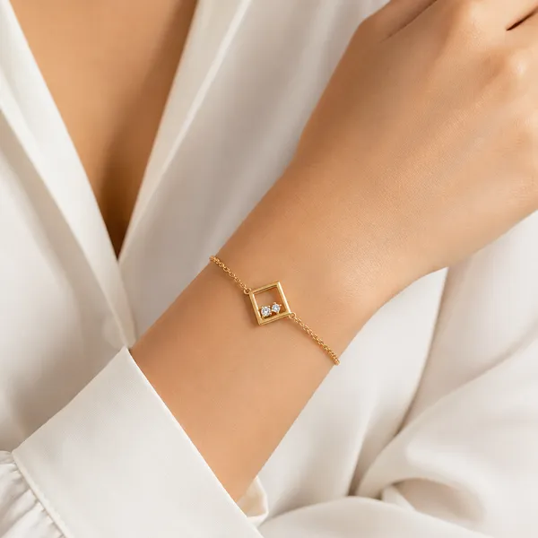 Gold_Tone_Geometric_Charm_Bracelet_For_Women
