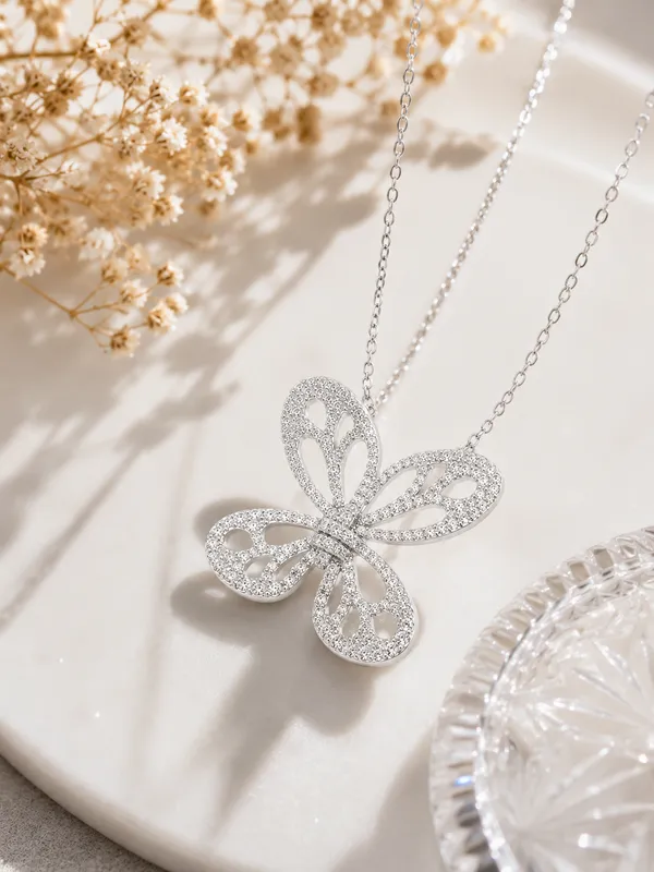 Silver_Butterfly_Pendant_Necklace_For_Women