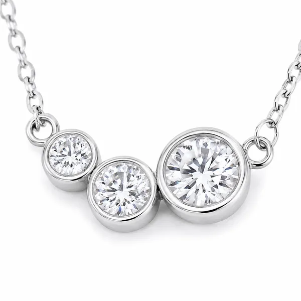 Silver-Tone_Round_Stone_Pendant_Necklace_For_Women