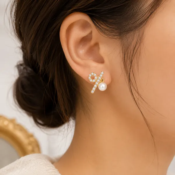 Gold_Tone_Crystal_Pearl_Stud_Earrings_For_Women