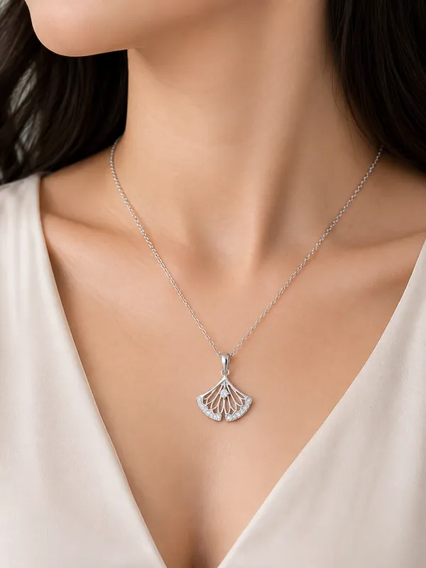 Silver_Tone_Fan_Pendant_Necklace_For_Women