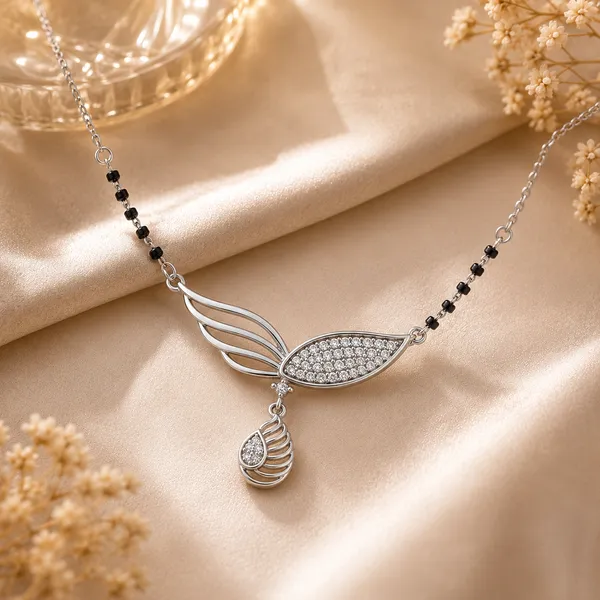 Silver_Tone_Leaf_Crystal_Pendant_Necklace_For_Women