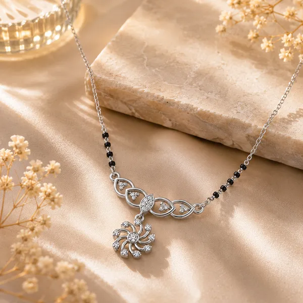 Silver-Tone_Floral_Pendant_Necklace_For_Women