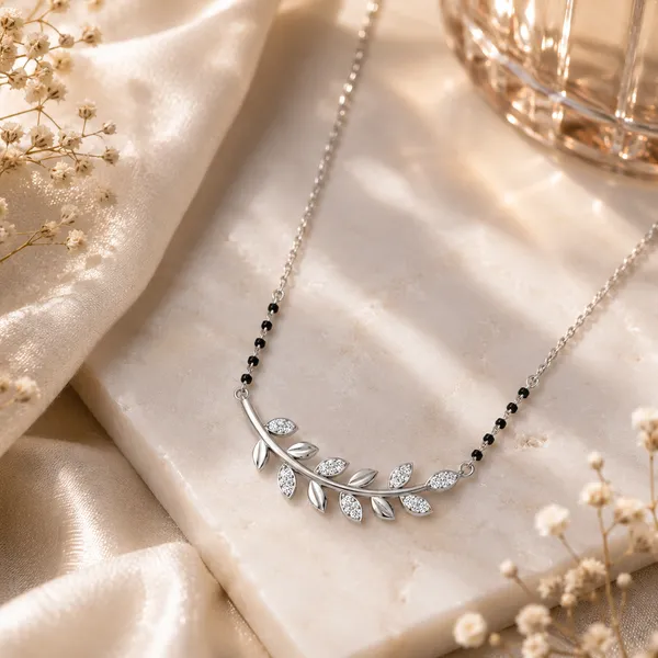 Silver_Leaf_Design_Necklace_For_Women