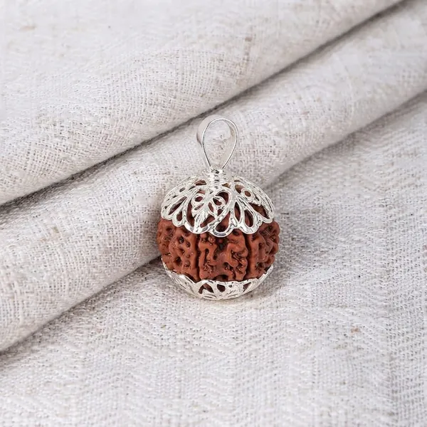 Brown_Rudraksha_Pancha_Mukhi_Pendant_for_Devotees