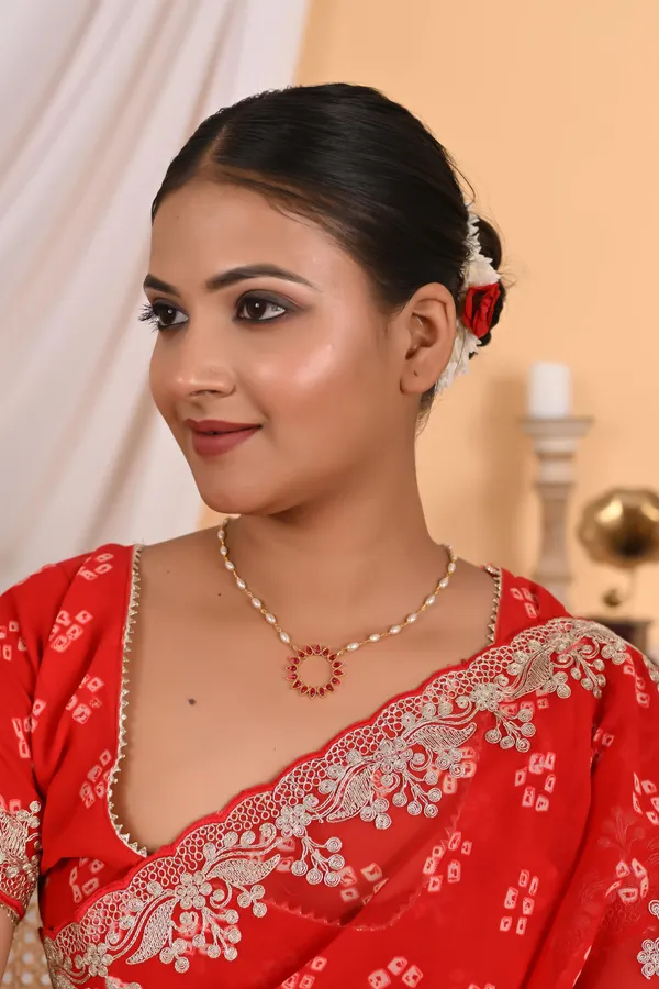 Circular_Pendent_with_Pearl_Chain