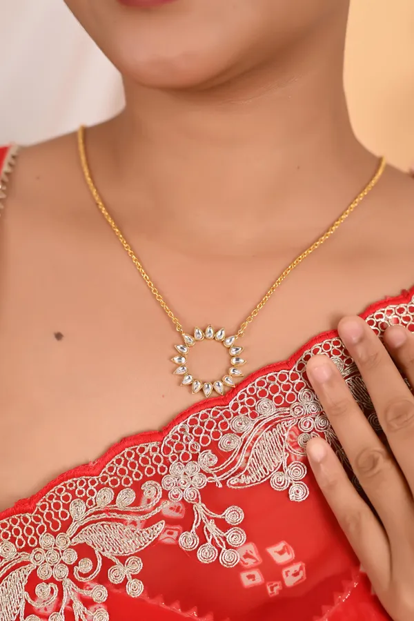 Circular_Pendent_with_Chain