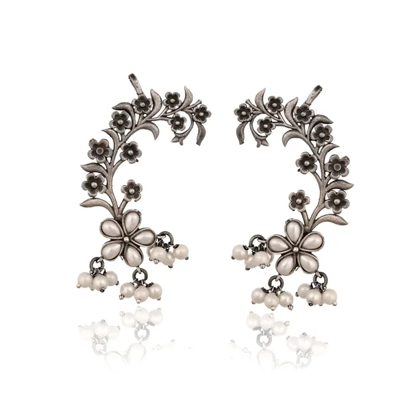 Floral_Pearl_Ear_Cuff