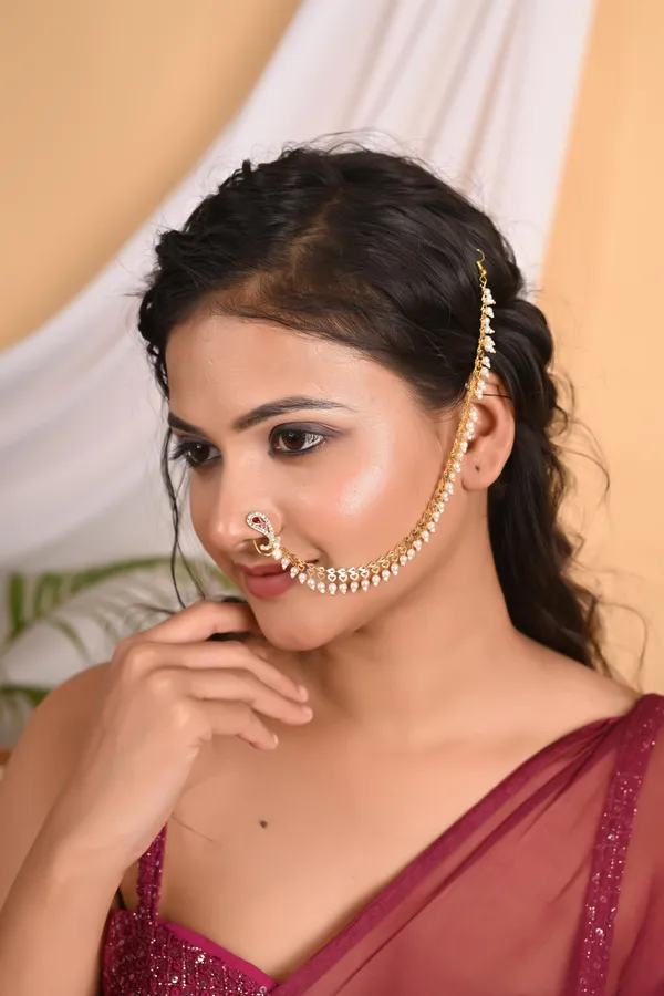 Zircon_Studded_Nathiya