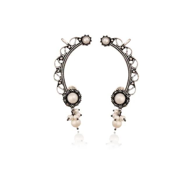 Oxidised_Pearl_Ear_cuff
