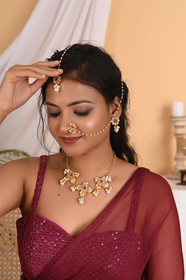Kundan_Studded_Jewellery_Set