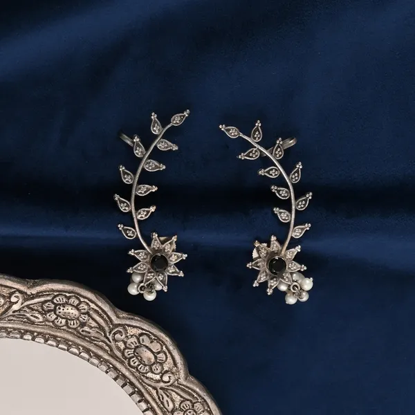 Unique_Floral_Black_Ear_Cuff