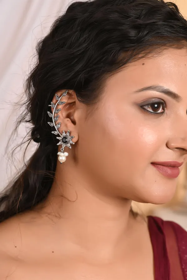 Unique_Floral_Black_Ear_Cuff