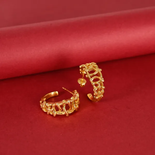 Elegant_Gold_Tone_Statement_Hoop_Earrings