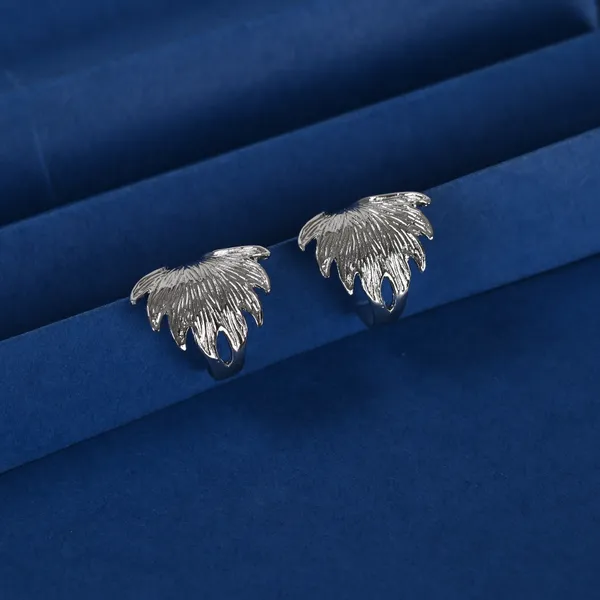 Silver_Plated_Leaf_Textured_Earrings