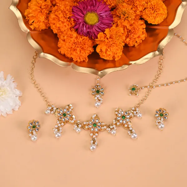 Kundan_Studded_Jewellery_Set