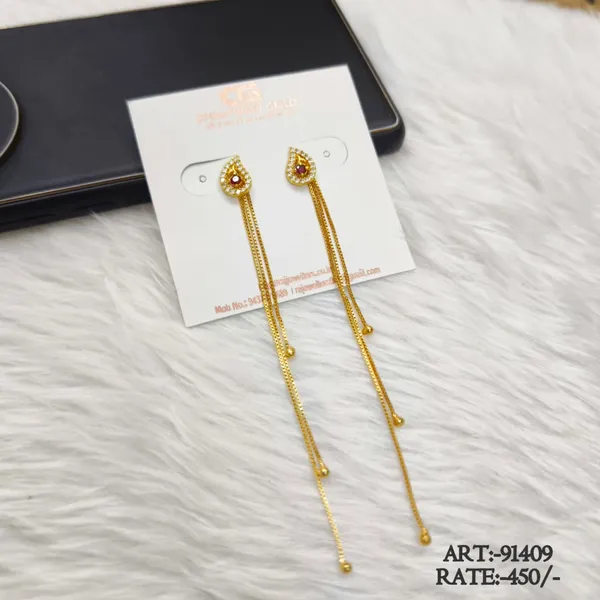 Gold_Tone_Teardrop_Chain_Drop_Earrings_For_Women