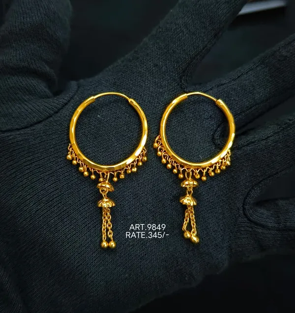 Gold_Tone_Decorative_Hoop_Earrings_For_Women
