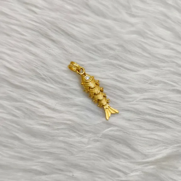 Gold_Tone_Fish_Pendant_Charm
