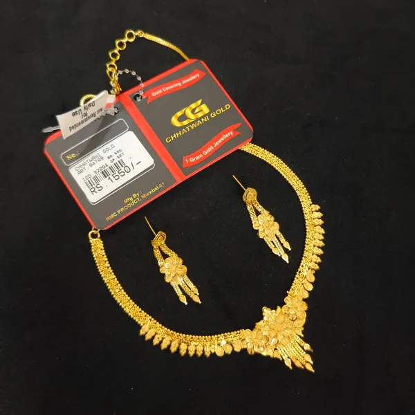 Gold_Tone_Floral_Necklace_Set_For_Women