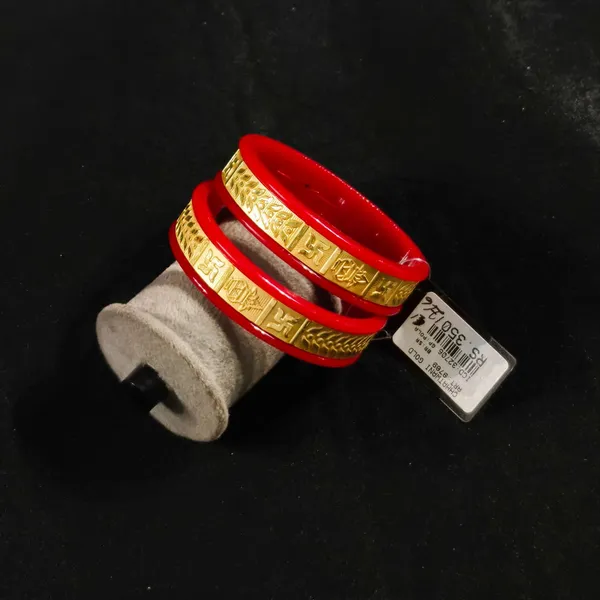 Red_Metal_Engraved_Bangles_Set_for_Women