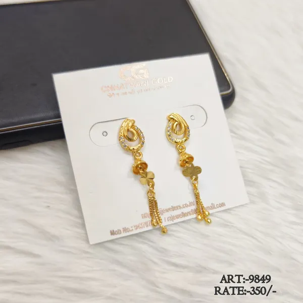 Gold-Toned_Crystal_Drop_Earrings_For_Women