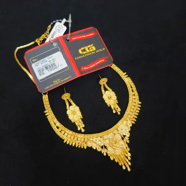 Gold_Tone_Floral_Necklace_Set_For_Women