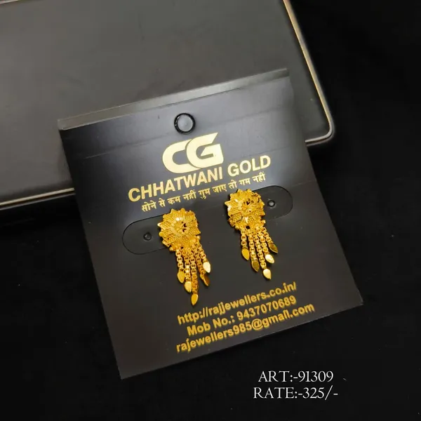Gold_Tone_Traditional_Drop_Earrings_For_Women