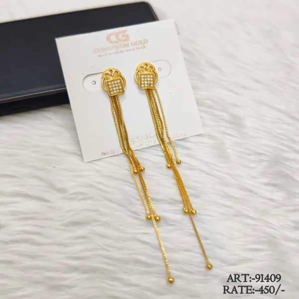 Gold-Toned_Long_Chain_Drop_Earrings_For_Women