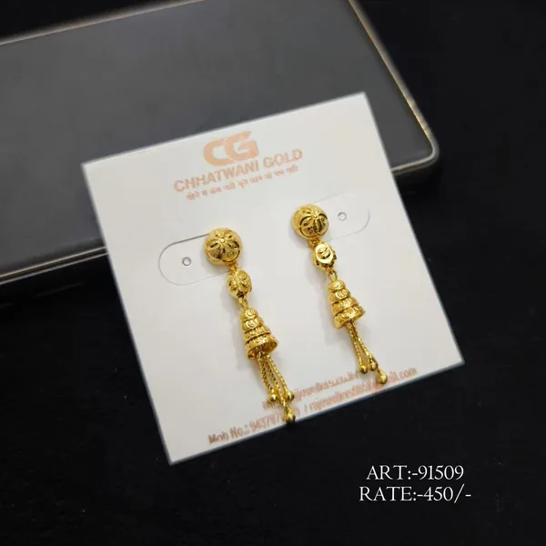 Gold-Toned_Floral_Dangle_Earrings_For_Women